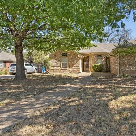 Buy this 3 bed house on 858 Tahoe Trail in Hewitt, TX 76643