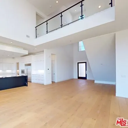 Image 8 - 20282 Willoughby Lane, Los Angeles, CA 91326, USA - House for sale