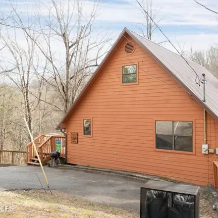 Buy this 2 bed house on 1136 Laddie Buck Ln in Gatlinburg, Tennessee