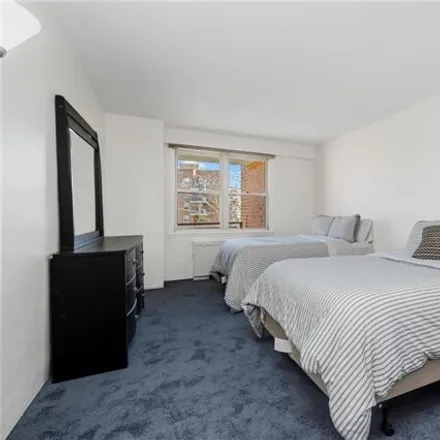 Image 9 - 3777 Independence Avenue, New York, NY 10463, USA - Apartment for sale