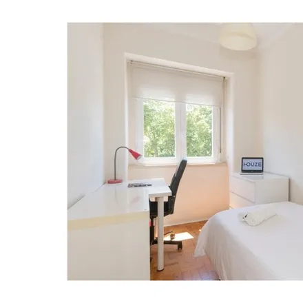 Rent this 4 bed room on unnamed road in 1600-134 Lisbon, Portugal