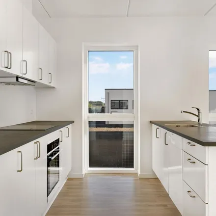 Rent this 3 bed apartment on Urtehaven 2B in 2640 Hedehusene, Denmark