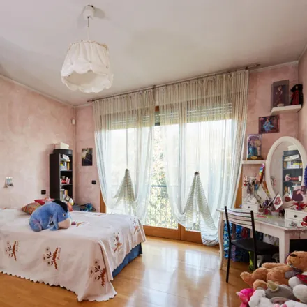 Rent this 4 bed room on Viale Roma in 26, 20095 Cusano Milanino MI