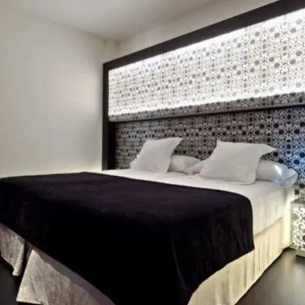 Rent this 1 bed apartment on Madrid in Vincci Vía 66, Gran Vía