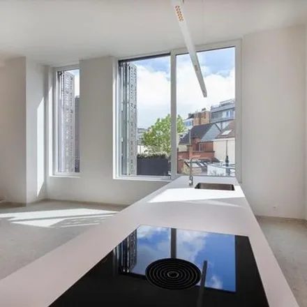Rent this 3 bed apartment on Oude-Vestingsstraat 17 in 8500 Kortrijk, Belgium