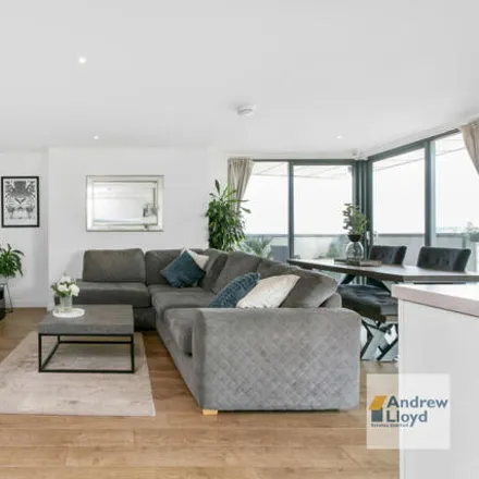 Image 2 - Lapwing Heights, Waterside Way, London, N17 9GD, United Kingdom - Apartment for rent