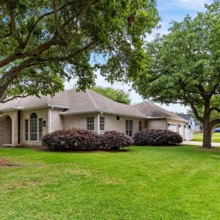 Buy this 3 bed house on 5286 Park View Drive in Montgomery County, TX 77318