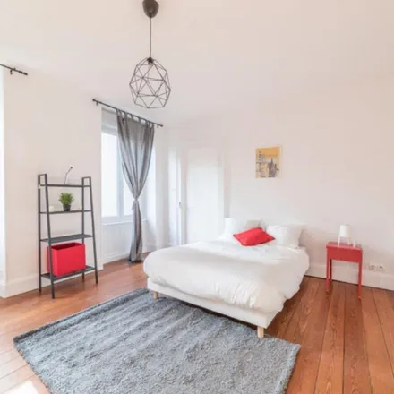 Rent this 4 bed apartment on 28 Allée de la Robertsau in 67000 Strasbourg, France