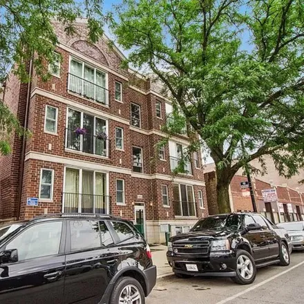 Rent this 3 bed apartment on 3829-3833 North Kedzie Avenue in Chicago, IL 60618