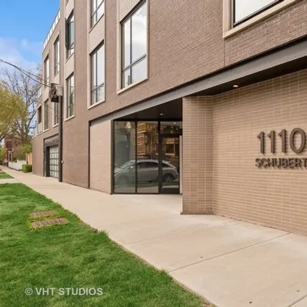 Buy this 3 bed condo on 2710 North Lincoln Avenue in Chicago, IL 60614