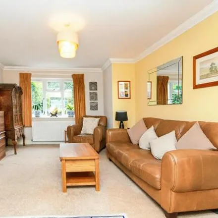 Image 4 - The Green, Basingstoke, Hampshire, Rg25 - House for sale