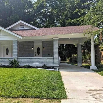 Buy this 3 bed house on 1635 Walker Avenue in Memphis, TN 38114