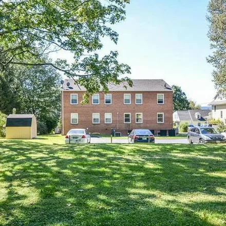 Rent this 2 bed apartment on 130 South 29th Street in Purcellville, VA 20132