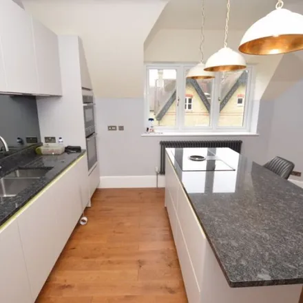 Rent this 2 bed apartment on Broadwater Down in Royal Tunbridge Wells, TN2 5NZ