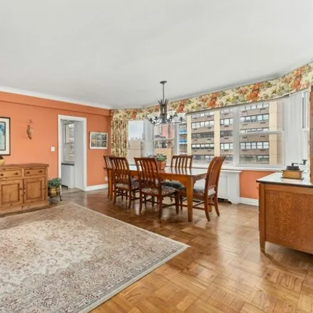 Image 3 - 201 East 79th Street, New York, NY 10075, USA - Apartment for sale
