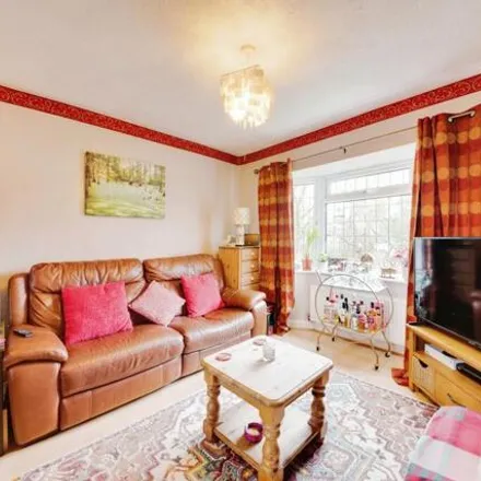 Buy this 3 bed duplex on Marina Way in Slough, SL1 5NS