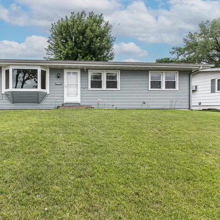 Buy this 3 bed house on 1086 Hiawatha Drive in East Dubuque, Jo Daviess County