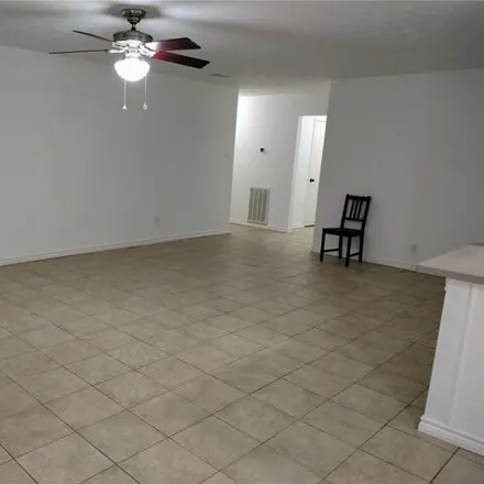 Image 2 - 16843 Aprilmont Drive, Fort Bend County, TX 77498, USA - House for rent