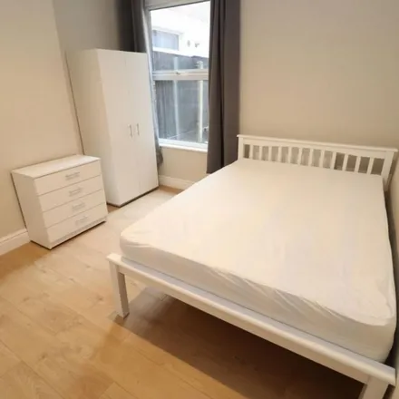 Image 5 - Farley Road, London, SE6 2AB, United Kingdom - Apartment for rent