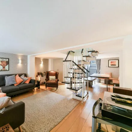 Image 1 - 39 Greenwich South Street, London, SE10 8NS, United Kingdom - Townhouse for sale