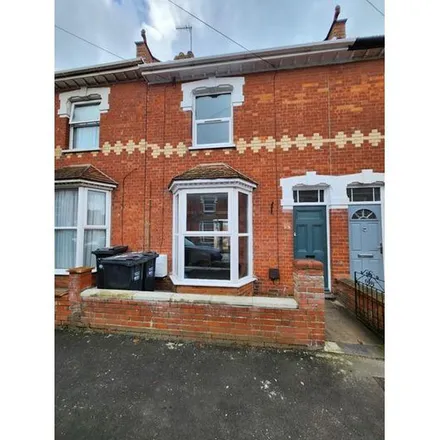 Rent this 3 bed townhouse on 67 Halesleigh Road in Bridgwater, TA6 7DZ