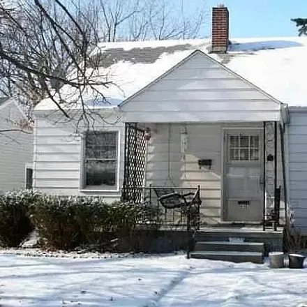 Rent this 3 bed house on 2021 N Maplewood Ave in Muncie, IN 47304