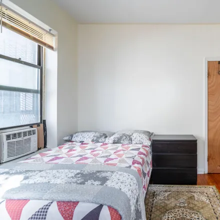 Image 3 - 970 Eastern Pkwy, Brooklyn, NY 11213, USA - Room for rent