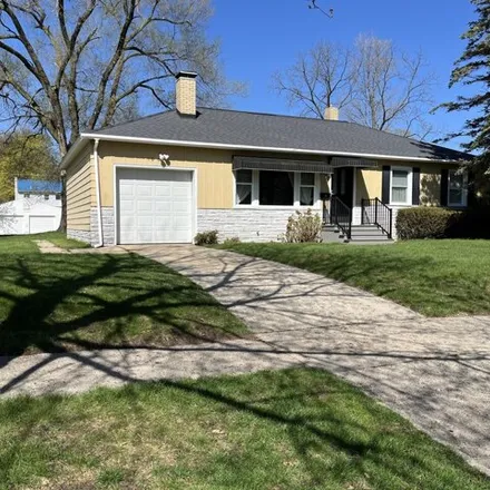 Buy this 3 bed house on 1003 North Rath Avenue in Ludington, MI 49431