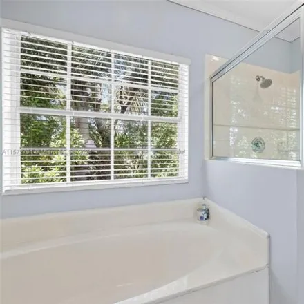 Image 2 - 642 Northwest 127th Avenue, Coral Springs, FL 33071, USA - House for sale