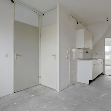 Rent this 4 bed apartment on Oetgensstraat 69 in 1091 RB Amsterdam, Netherlands