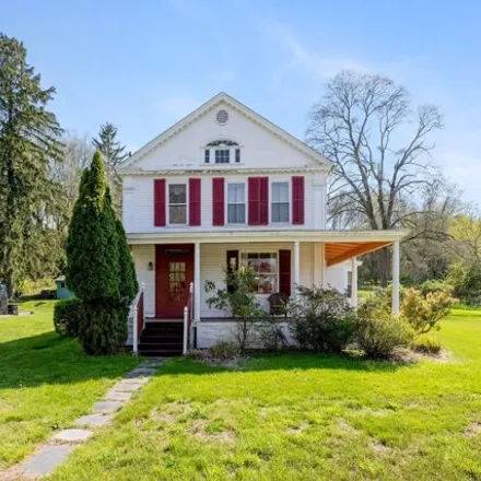 Buy this 3 bed house on 963 Saybrook Road in Shailerville, Haddam