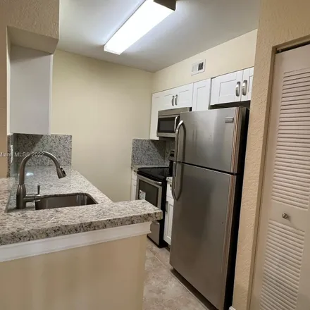 Image 4 - 2831 North Oakland Forest Drive, Broward County, FL 33309, USA - Condo for rent