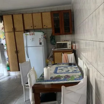 Buy this 2 bed house on Avenida Doutor Odilon de Souza in Jardim Imperador, Suzano - SP