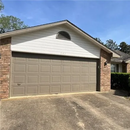Rent this 3 bed house on 207 Pleasant View Lane in Bentonville, AR 72712