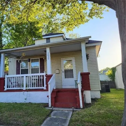 Buy this 2 bed house on 3037 Grandy Avenue in Ballentine Place, Norfolk