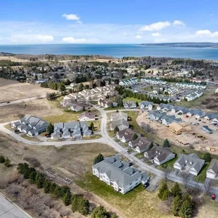 Image 3 - 1502 Castle Drive, Bear Creek Township, MI 49770, USA - Condo for sale