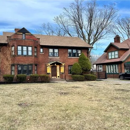 Buy this 4 bed house on Lincoln Apartments in Lake Avenue, Cleveland