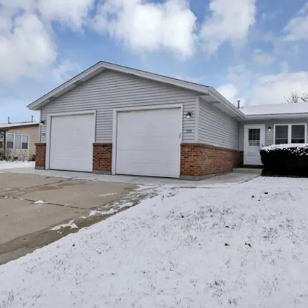 Rent this 3 bed house on 714 Michigan Avenue in South Elgin, IL 60177