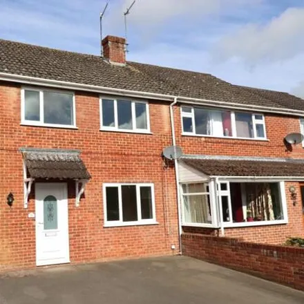 Buy this 3 bed duplex on Barrow Close in Marlborough, SN8 2BE
