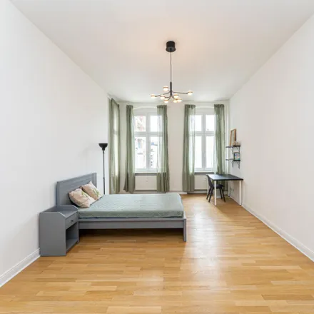 Rent this 4 bed room on Piccola Taormina in Uhlandstraße 29, 10719 Berlin
