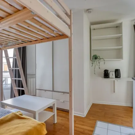 Image 5 - 10 Rue des Moines, 75017 Paris, France - Apartment for rent