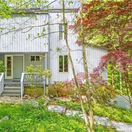 Buy this 3 bed house on 39 Lower Trinity Pass Road in Scotts Corners, Pound Ridge
