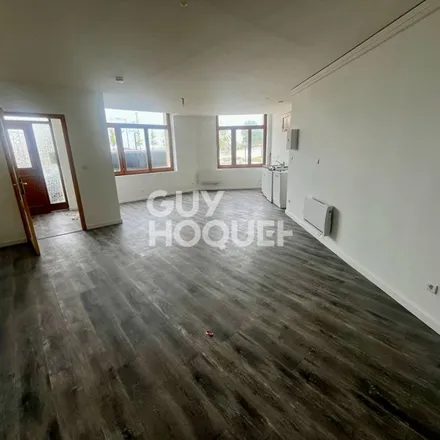 Image 4 - Avenue Antoine de Saint-Exupéry, 62100 Calais, France - Apartment for rent