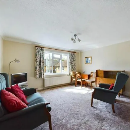 Image 4 - Chalfont Way, Wokingham, RG6 5TA, United Kingdom - Apartment for sale