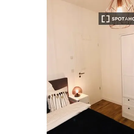 Rent this 4 bed room on Boyenstraße 26 in 10115 Berlin, Germany