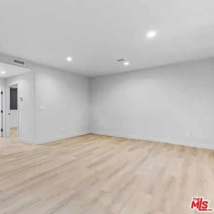 Image 4 - 192 North Hoover Street, Los Angeles, CA 90004, USA - Townhouse for rent
