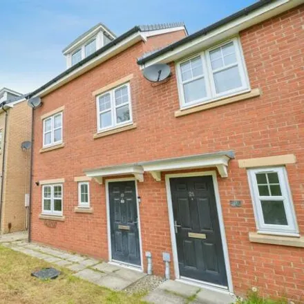 Buy this 3 bed townhouse on Marske Road in Thornaby-on-Tees, TS17 8FW