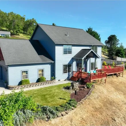 Buy this 4 bed house on 1548 NE Rocky Ridge Dr in Roseburg, Oregon