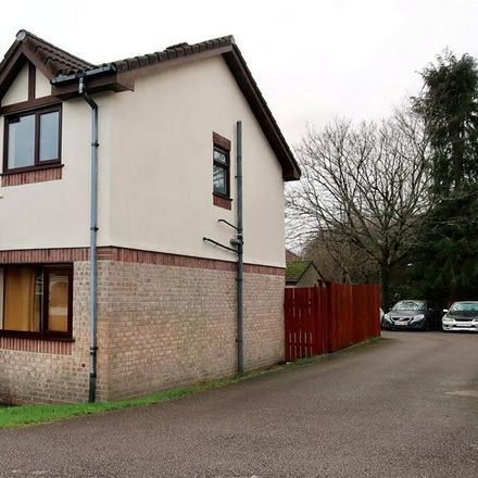 Rent this 2 bed house on Longpark Way in St. Austell, PL25 3AT