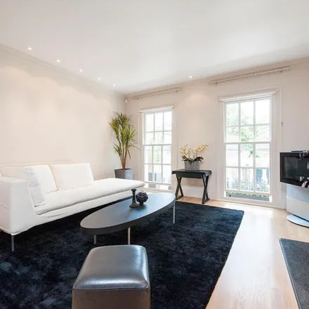 Rent this 3 bed townhouse on 34 Old Church Street in London, SW3 5BZ